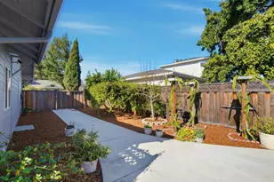 2260 Clarke Ave, East Palo Alto, CA 94303 - Photo 59