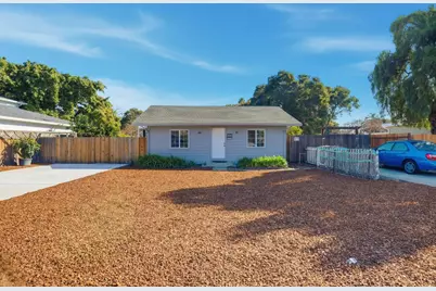 2260 Clarke Ave, East Palo Alto, CA 94303 - Photo 33