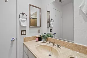 1661 Braddock Ct, San Jose, CA 95125 - Photo 27