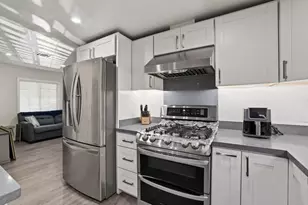 304 Los Encinos St 304, San Jose, CA 95134 - Photo 17