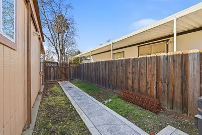 304 Los Encinos St 304, San Jose, CA 95134 - Photo 37