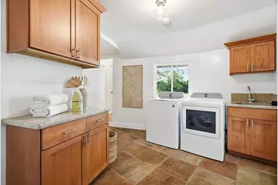 652 Rosewood Ct, Los Altos, CA 94024 - Photo 31