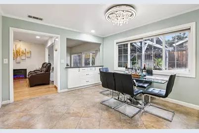 3272 Vistamont Dr, San Jose, CA 95118 - Photo 15
