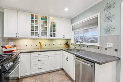 3272 Vistamont Dr, San Jose, CA 95118 - Photo 19