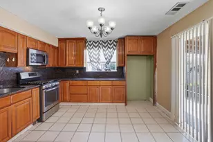 154 N Santa Rosa St, Los Banos, CA 93635 - Photo 9