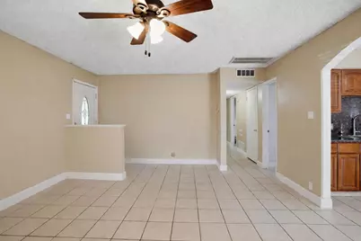 154 N Santa Rosa St, Los Banos, CA 93635 - Photo 3