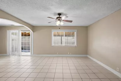 154 N Santa Rosa St, Los Banos, CA 93635 - Photo 5