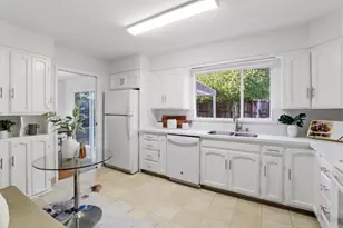 3722 Red Oak Way, Redwood City, CA 94061 - Photo 9