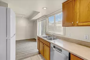 3137 Seacrest Ave 17, Marina, CA 93933 - Photo 1