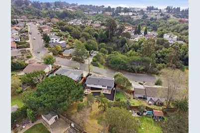 2478 Oakes Dr, Hayward, CA 94542 - Photo 35