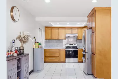 1127 Spiro Dr, San Jose, CA 95116 - Photo 9