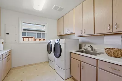 4792 Englewood Dr, San Jose, CA 95129 - Photo 23