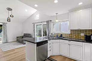 1315 Kelly Park Cir, Morgan Hill, CA 95037 - Photo 25