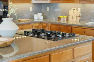 6357 Fairlane Dr, Oakland, CA 94611 - Photo 43