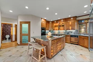 6357 Fairlane Dr, Oakland, CA 94611 - Photo 35