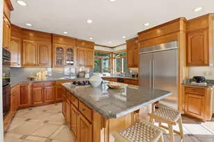 6357 Fairlane Dr, Oakland, CA 94611 - Photo 39