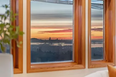 6357 Fairlane Dr, Oakland, CA 94611 - Photo 17