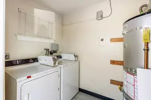 1560 Albatross Dr, Sunnyvale, CA 94087 - Photo 9