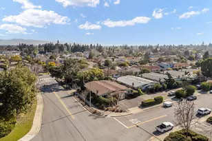 1560 Albatross Dr, Sunnyvale, CA 94087 - Photo 7