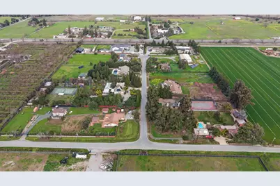 214 Scheller Ave, Morgan Hill, CA 95037 - Photo 5