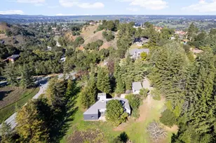 27600 Altamont Rd, Los Altos Hills, CA 94022 - Photo 17