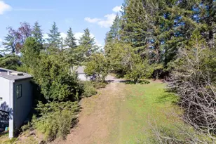 27600 Altamont Rd, Los Altos Hills, CA 94022 - Photo 25