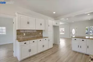 2036 E 20th St, Oakland, CA 94606 - Photo 7