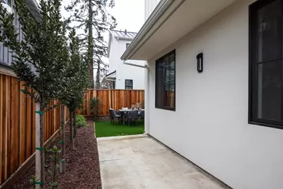 813 Bay Rd, Menlo Park, CA 94025 - Photo 23