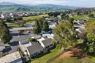 300 Ridgemark Dr, Hollister, CA 95023 - Photo 25