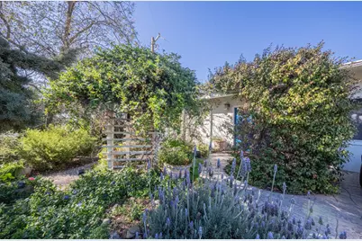 820 Comstock Rd, Hollister, CA 95023 - Photo 3