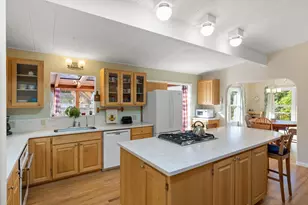 306 Crocker Ave, Pacific Grove, CA 93950 - Photo 3