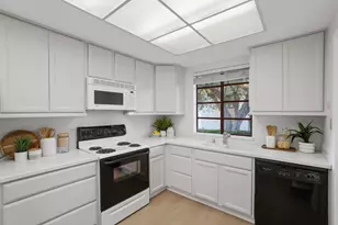 5092 Cribari Pl, San Jose, CA 95135 - Photo 5