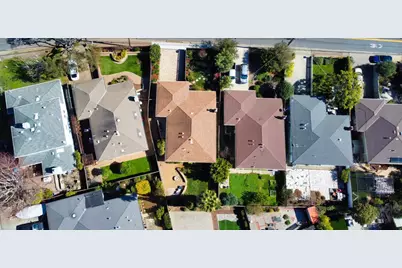 2404 Cipriani Blvd, Belmont, CA 94002 - Photo 5