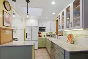 1385 Selo Dr, Sunnyvale, CA 94087 - Photo 9