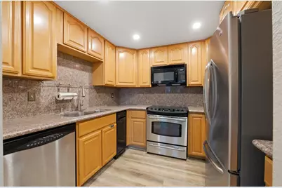 42 Muirfield Ct, San Jose, CA 95116 - Photo 9