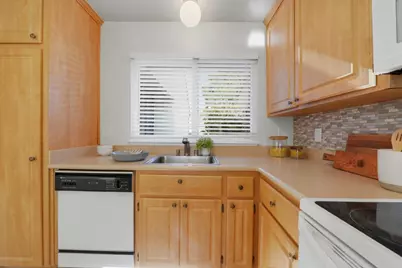 972 Diaz Ln, Foster City, CA 94404 - Photo 11