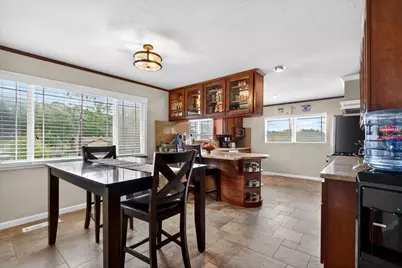 6870 Lakeview Dr, Salinas, CA 93907 - Photo 9