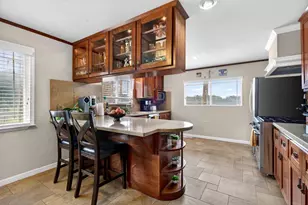 6870 Lakeview Dr, Salinas, CA 93907 - Photo 11