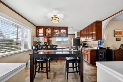 6870 Lakeview Dr, Salinas, CA 93907 - Photo 9