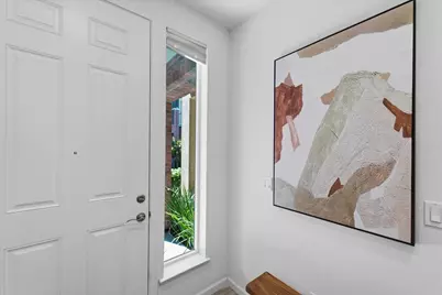 381 Charles Morris Ter, Sunnyvale, CA 94085 - Photo 5