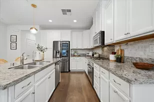 381 Charles Morris Ter, Sunnyvale, CA 94085 - Photo 11