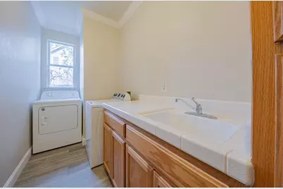 2101 Primrose Ct, Hollister, CA 95023 - Photo 23