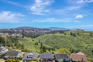 720 Lockhaven Dr, Pacifica, CA 94044 - Photo 25