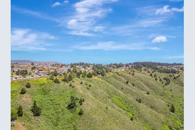 720 Lockhaven Dr, Pacifica, CA 94044 - Photo 31