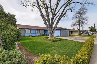 865 Locust Ave, Manteca, CA 95337 - Photo 1