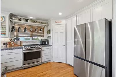 17200 Holiday Dr, Morgan Hill, CA 95037 - Photo 11