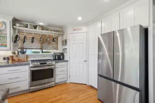 17200 Holiday Dr, Morgan Hill, CA 95037 - Photo 11