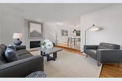 560 Hyannis Dr, Sunnyvale, CA 94087 - Photo 3