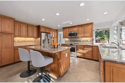 560 Hyannis Dr, Sunnyvale, CA 94087 - Photo 5