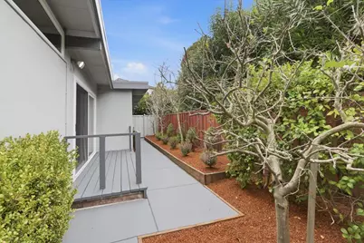 2640 Elmdale Pl, Palo Alto, CA 94303 - Photo 29